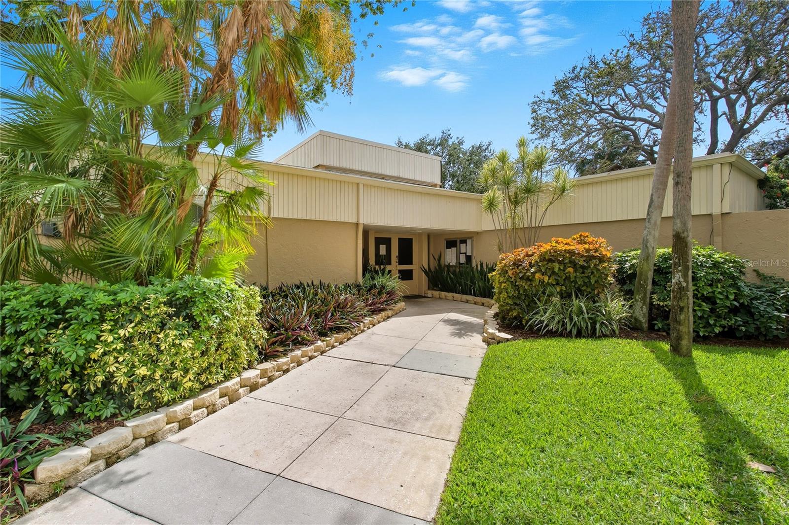 COVE CAY 26-16 VILLAGE I - Residential