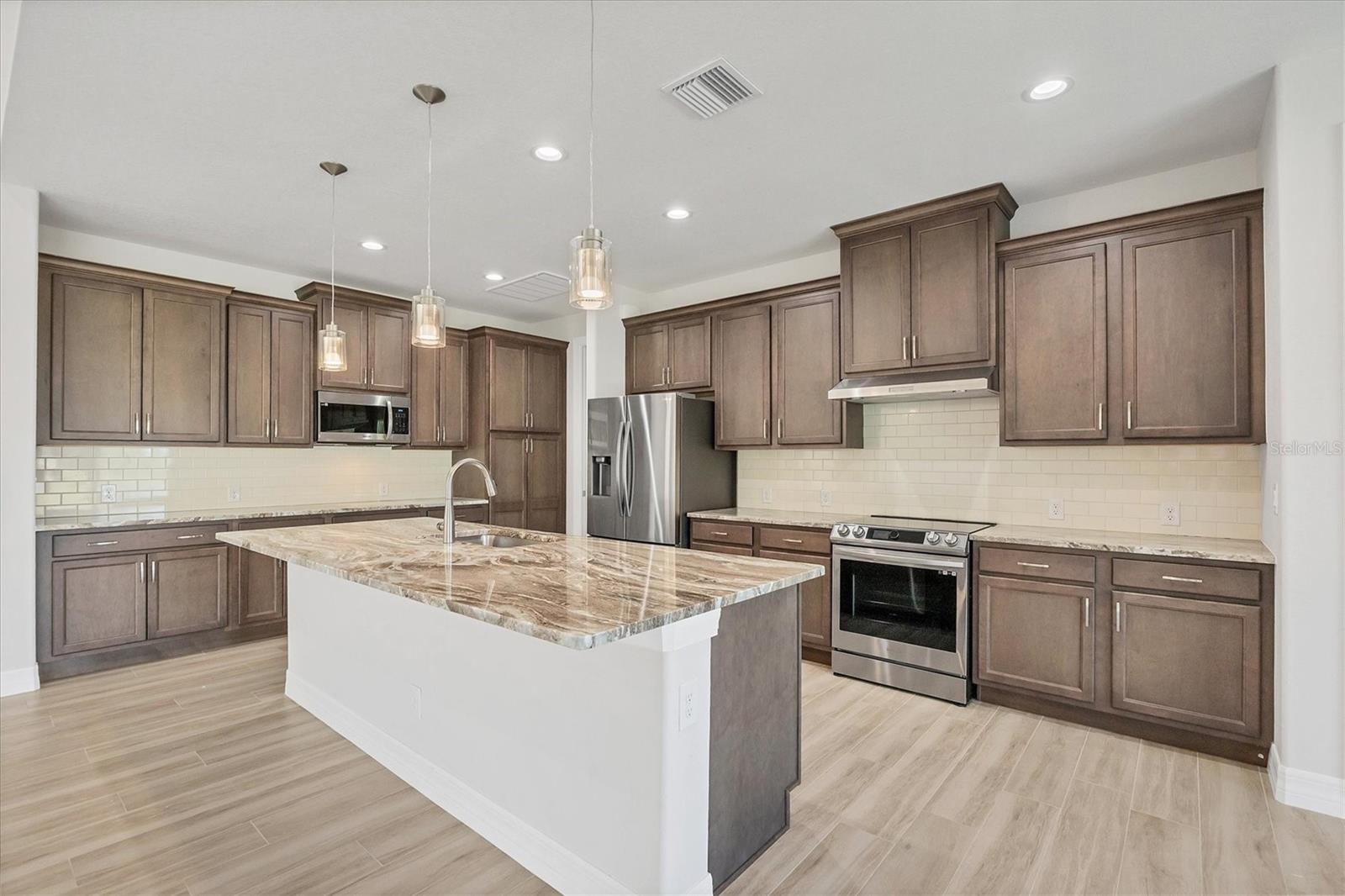 ROTONDA WEST PINE VALLEY - Residential