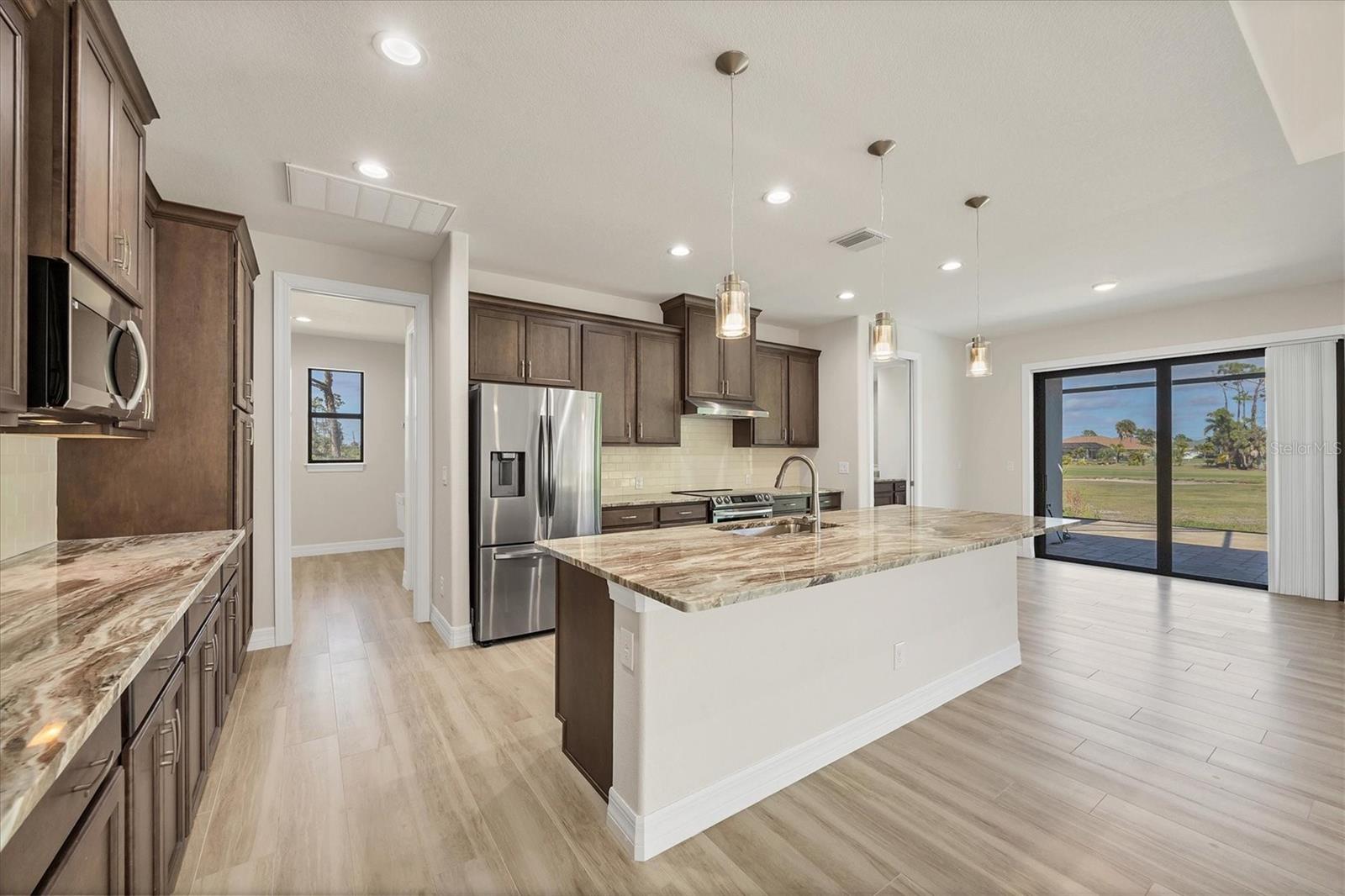 ROTONDA WEST PINE VALLEY - Residential