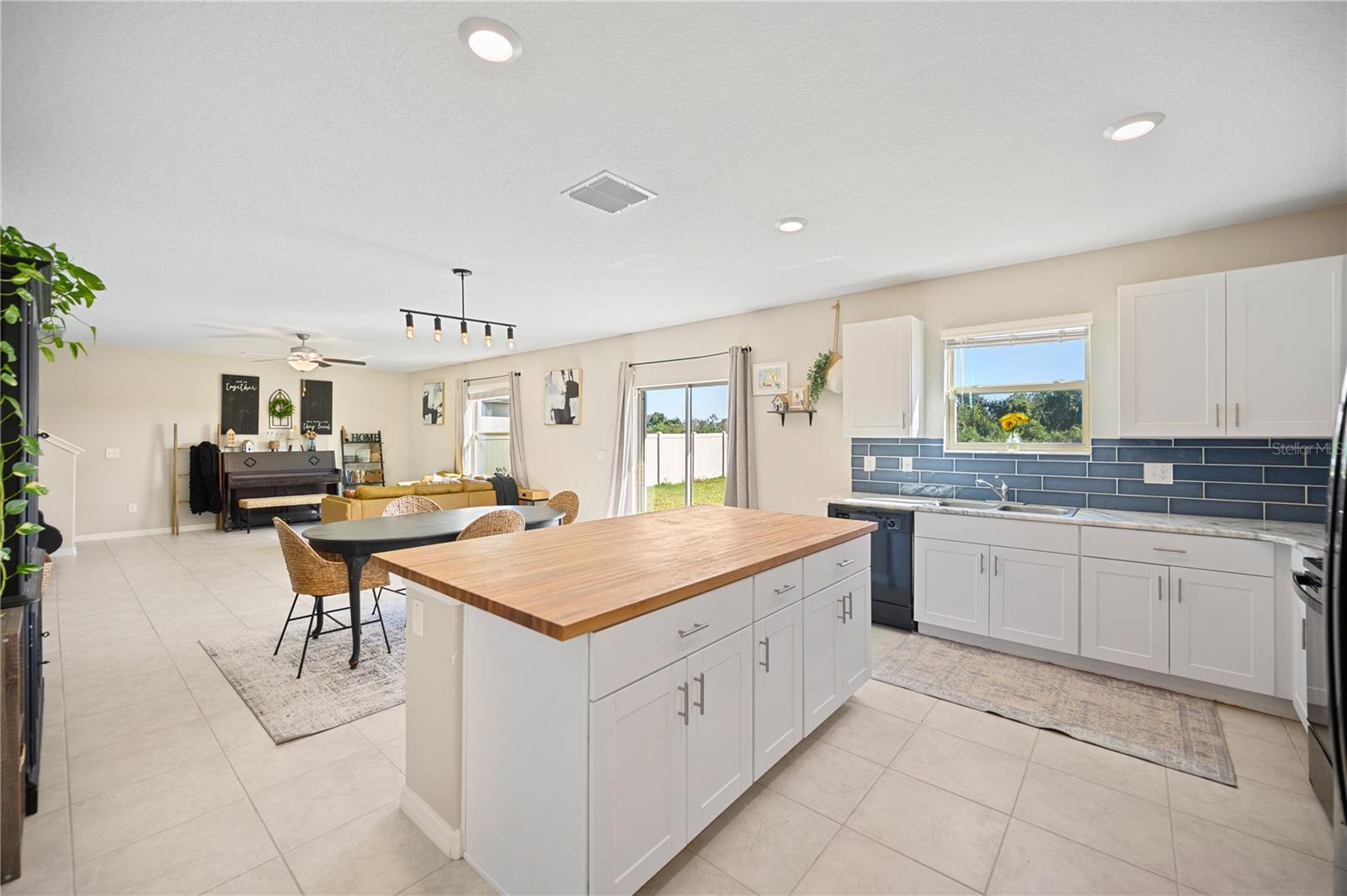 RIVERSTONE PH 1 - Residential