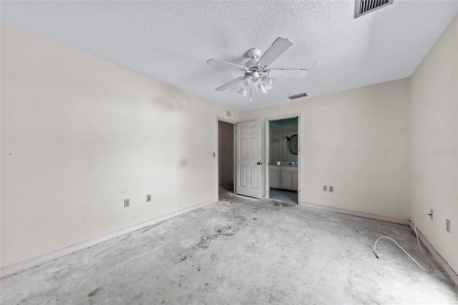 DESOTO LAKES COUNTRY CLUB COLONY 5 - Residential