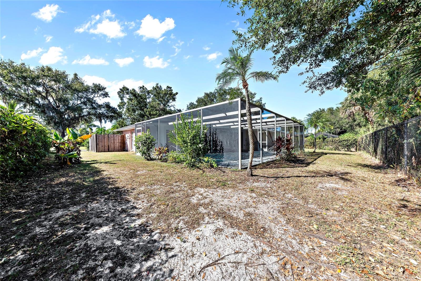 DESOTO LAKES COUNTRY CLUB COLONY 5 - Residential