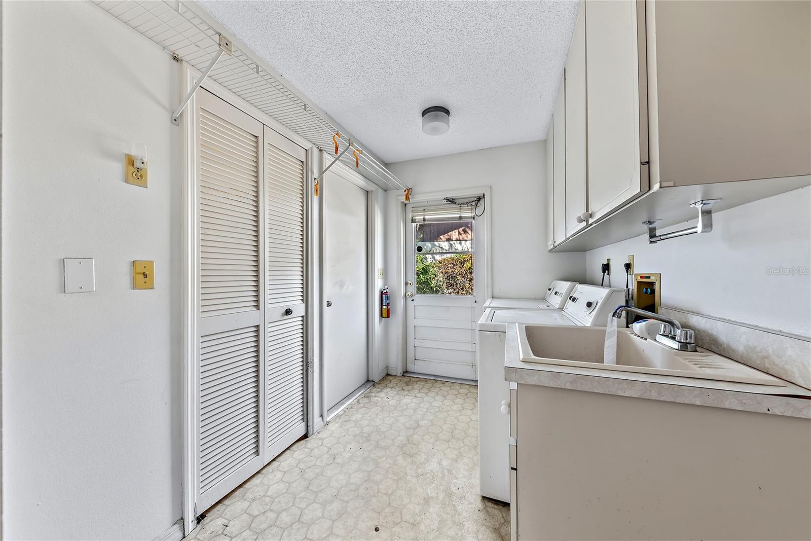 DESOTO LAKES COUNTRY CLUB COLONY 5 - Residential