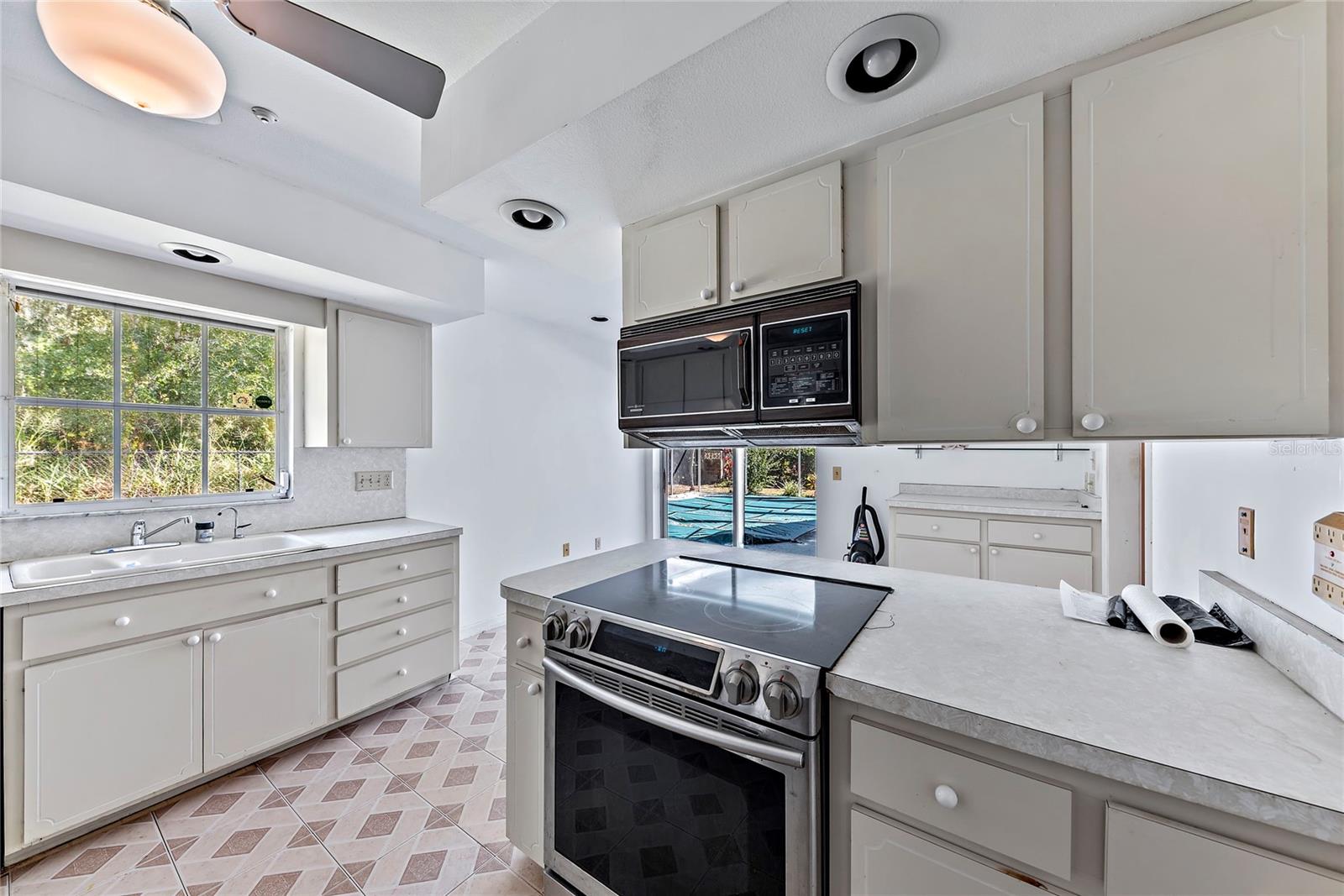 DESOTO LAKES COUNTRY CLUB COLONY 5 - Residential