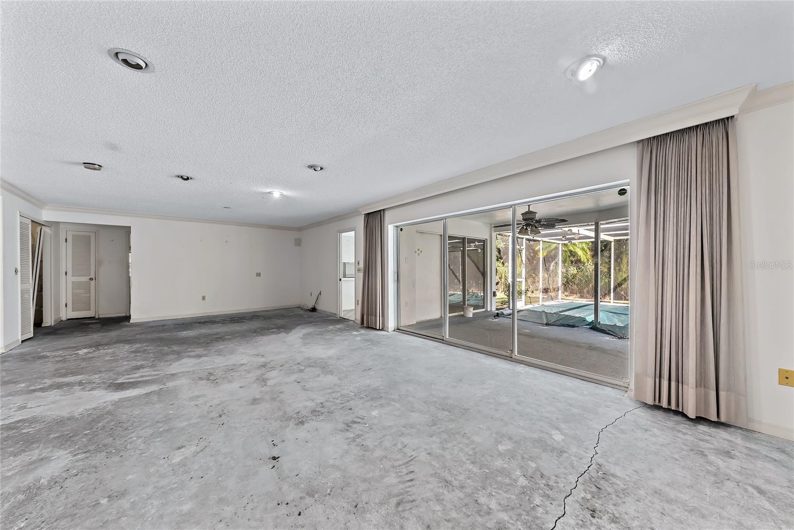 DESOTO LAKES COUNTRY CLUB COLONY 5 - Residential