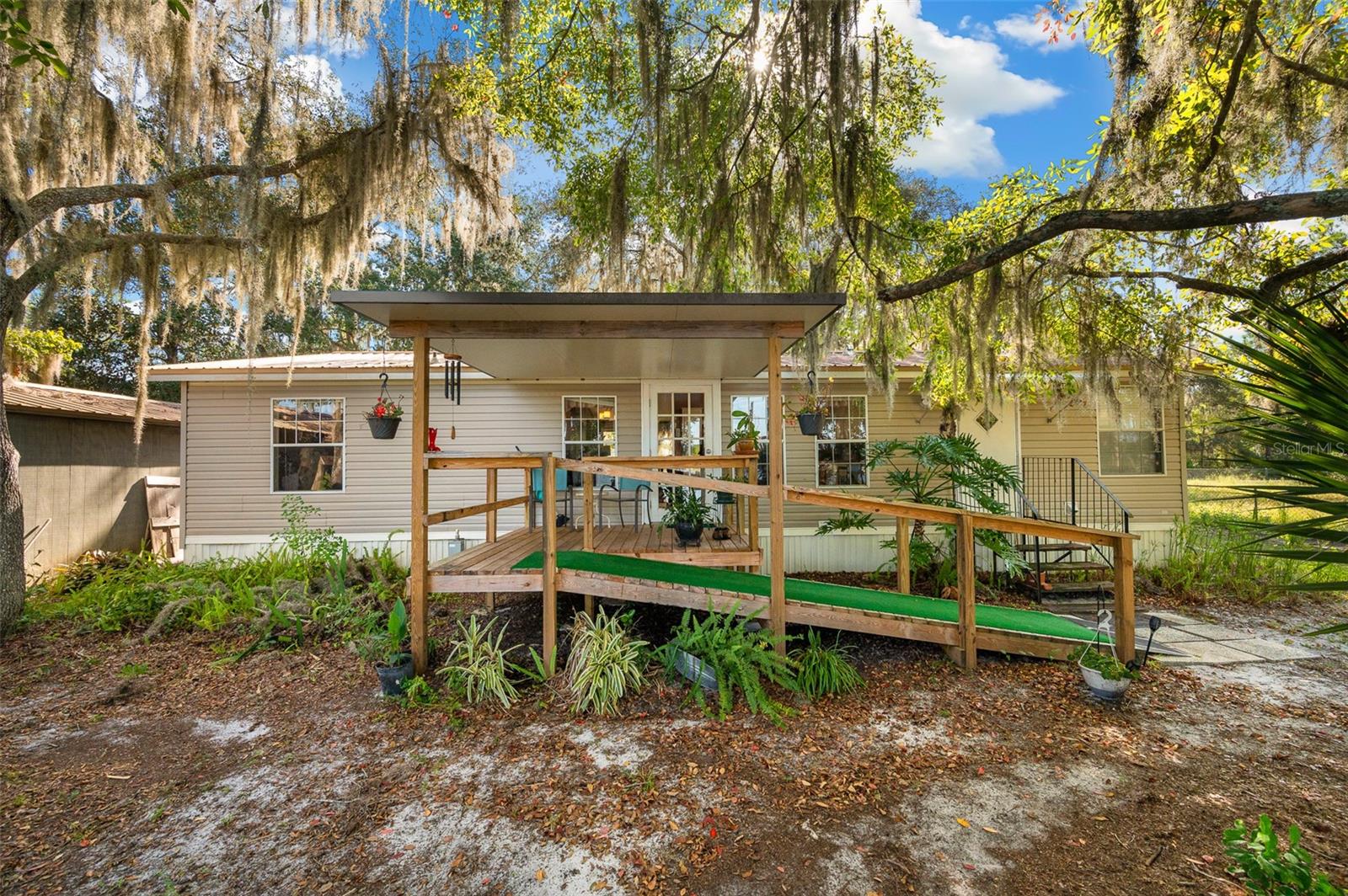 INTERLACHEN LAKES ESTATES - Residential