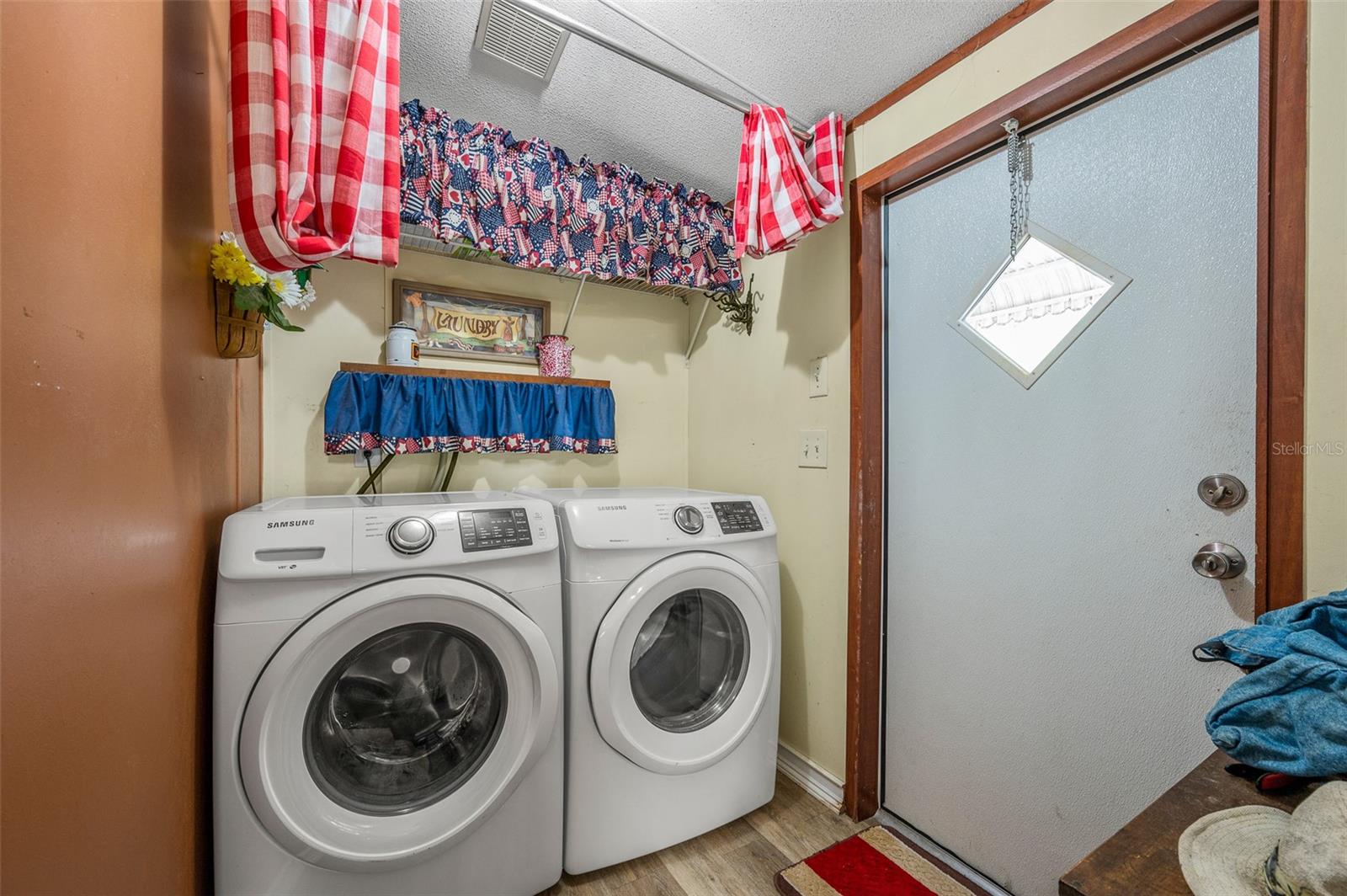 INTERLACHEN LAKES ESTATES - Residential