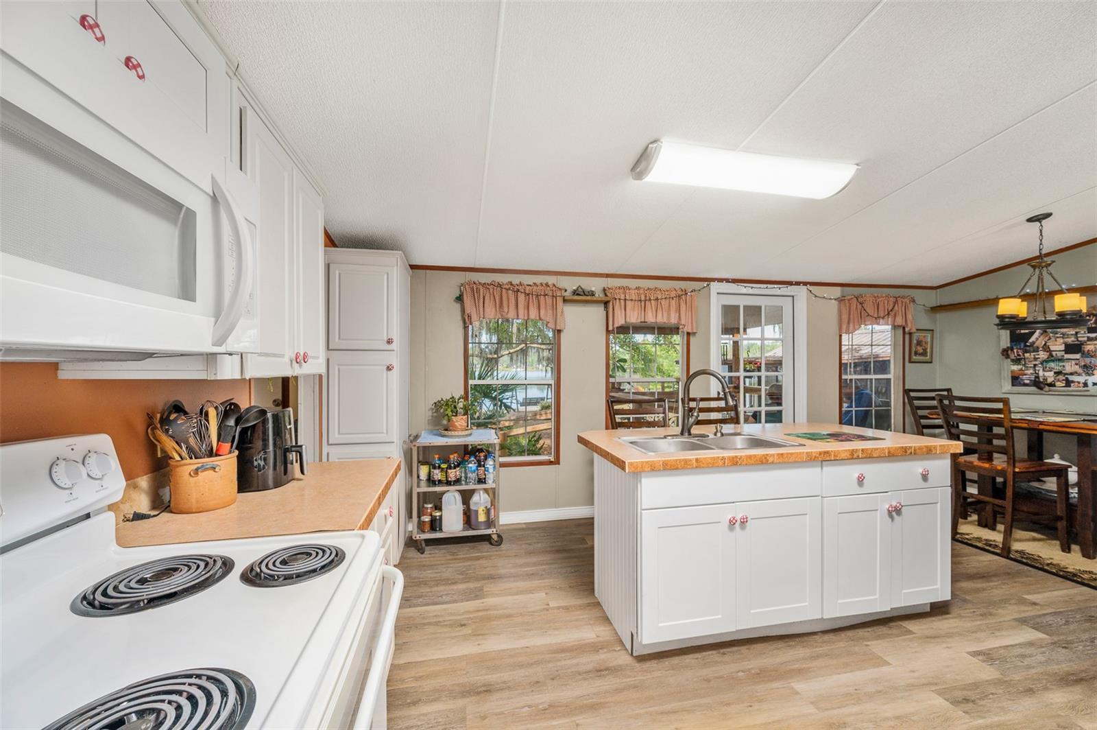 INTERLACHEN LAKES ESTATES - Residential