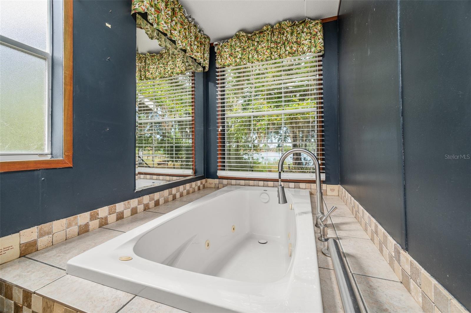 INTERLACHEN LAKES ESTATES - Residential