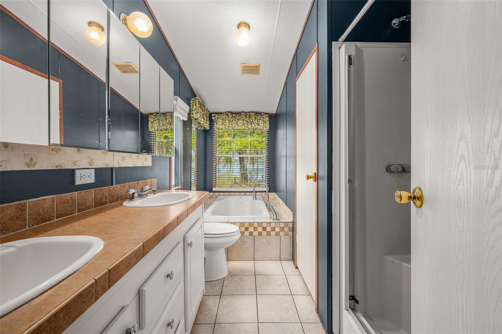 INTERLACHEN LAKES ESTATES - Residential