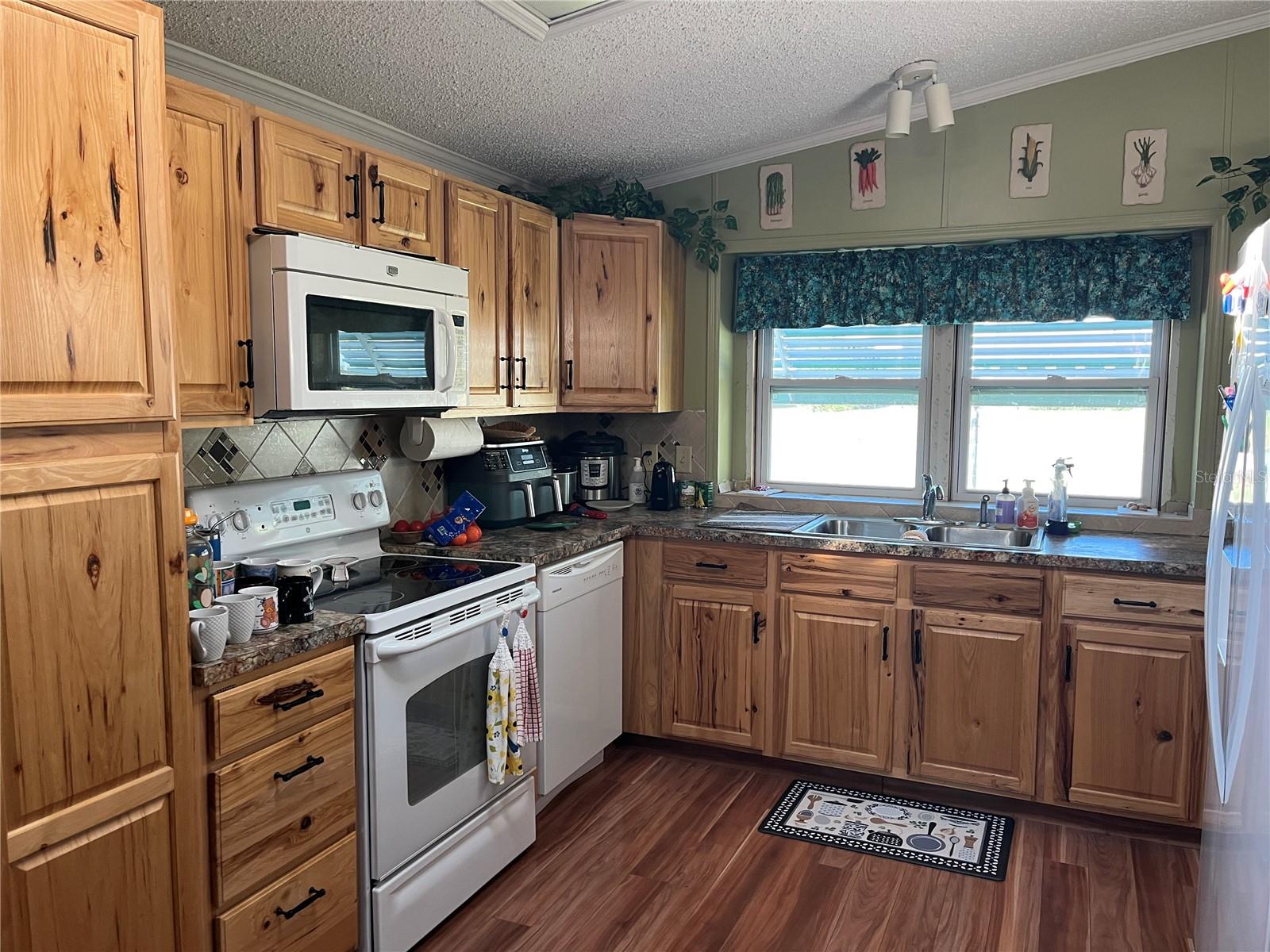 TROPICANA VILLAGE - Residential