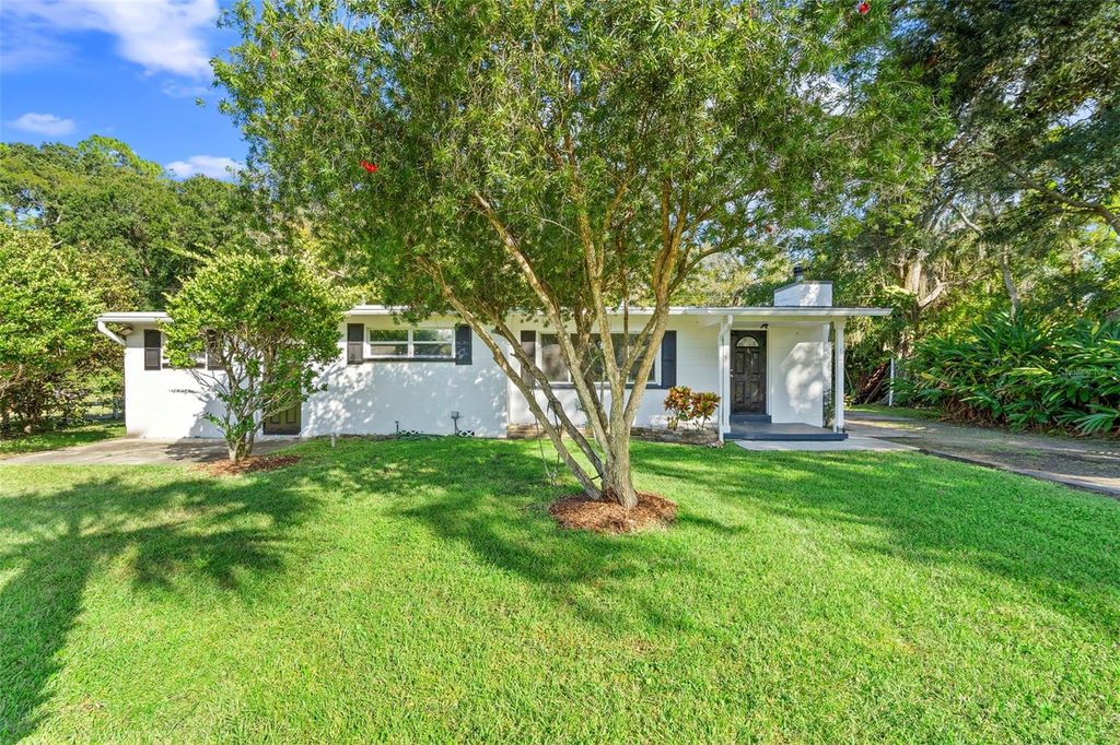 Photo of 2647 S Myrtle Avenue, Sanford, FL 32773 (MLS # V4945555)