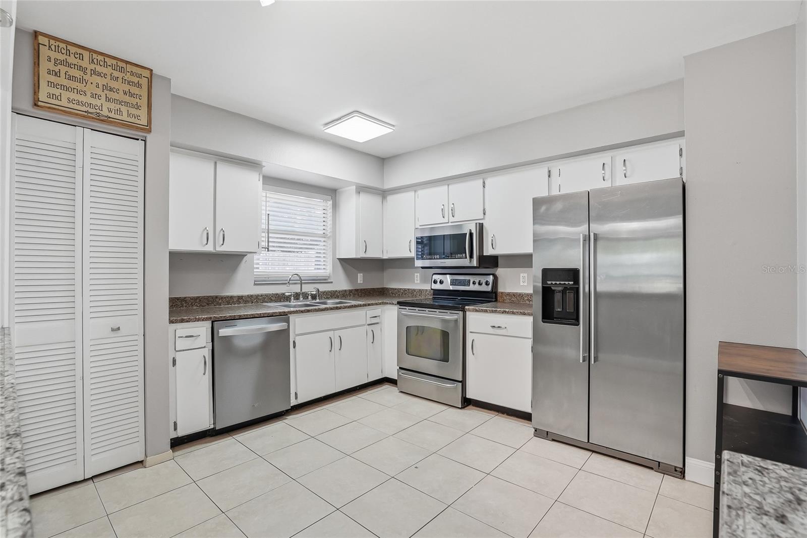 LAKE PALMS SEC 3 - Residential