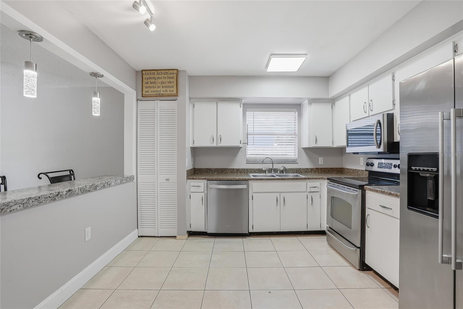 LAKE PALMS SEC 3 - Residential