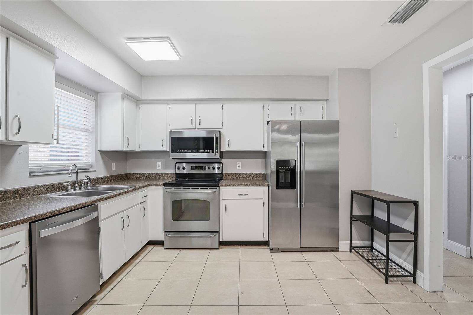 LAKE PALMS SEC 3 - Residential