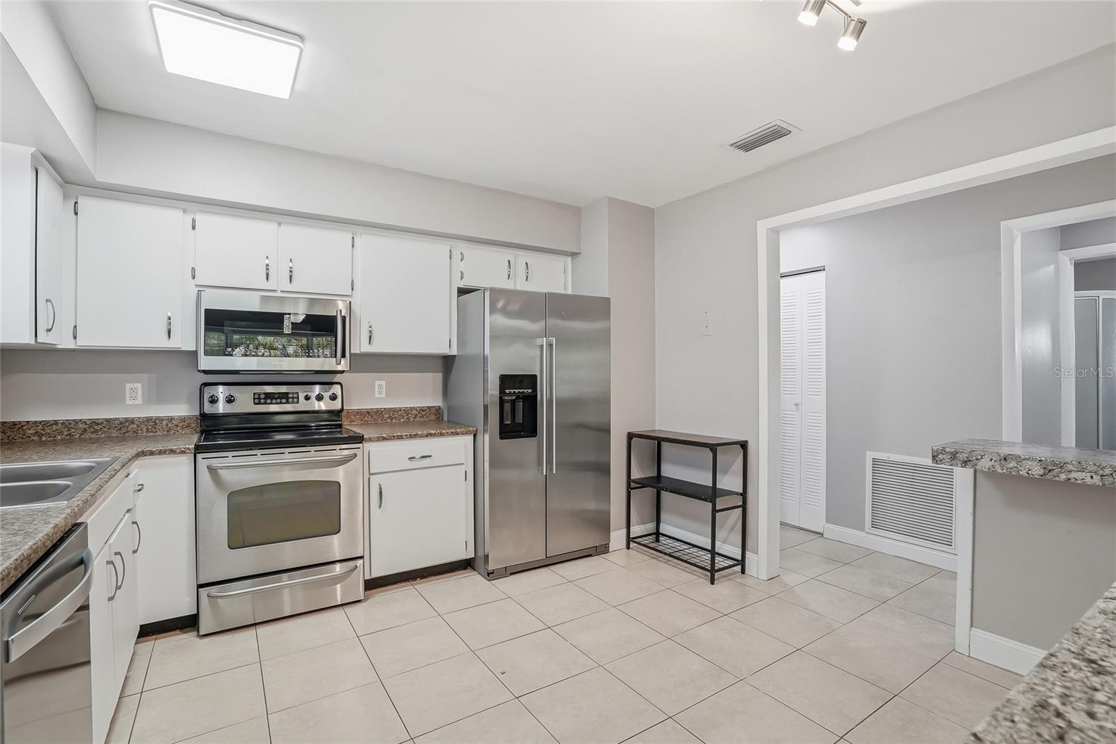 LAKE PALMS SEC 3 - Residential