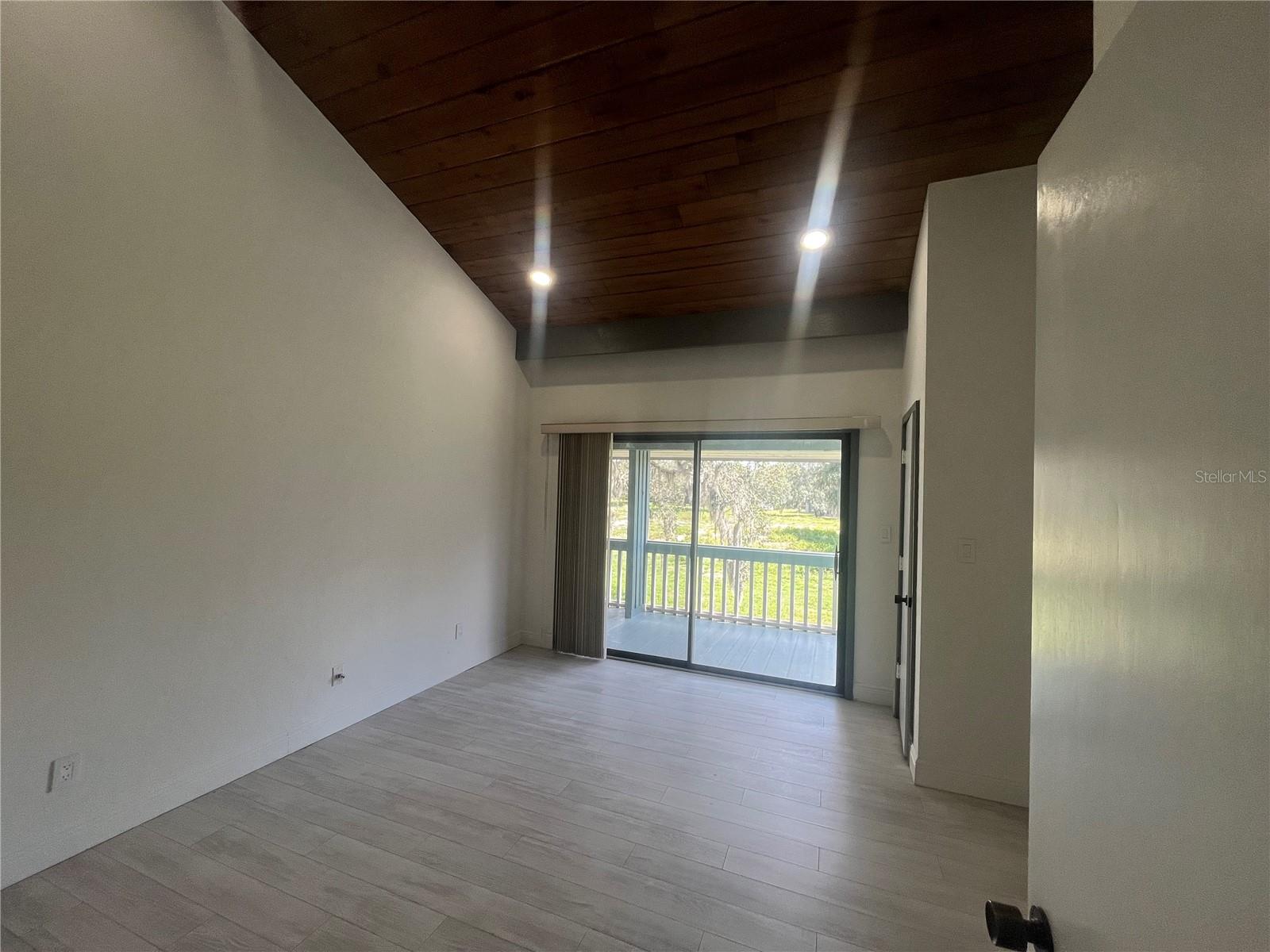 GRENELEFE ABBEY COURT CONDO UNIT 01 PH 01 - Residential