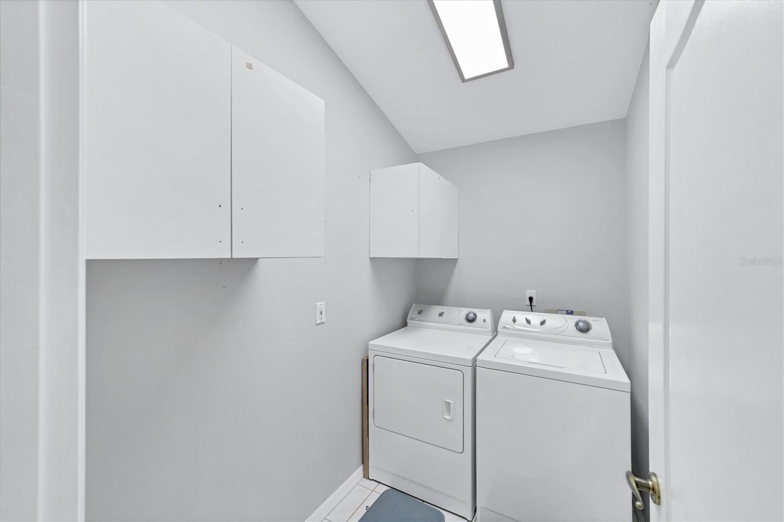 VILLAS AT DEER CREEK - Residential Lease