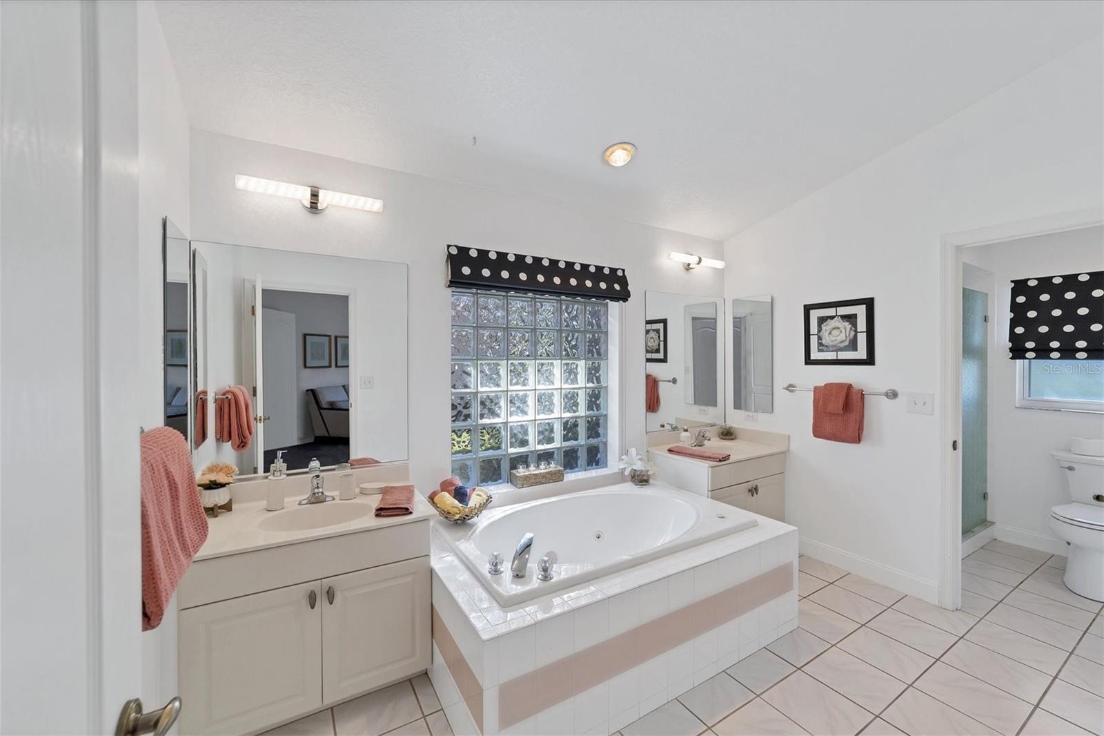 VILLAS AT DEER CREEK - Residential Lease