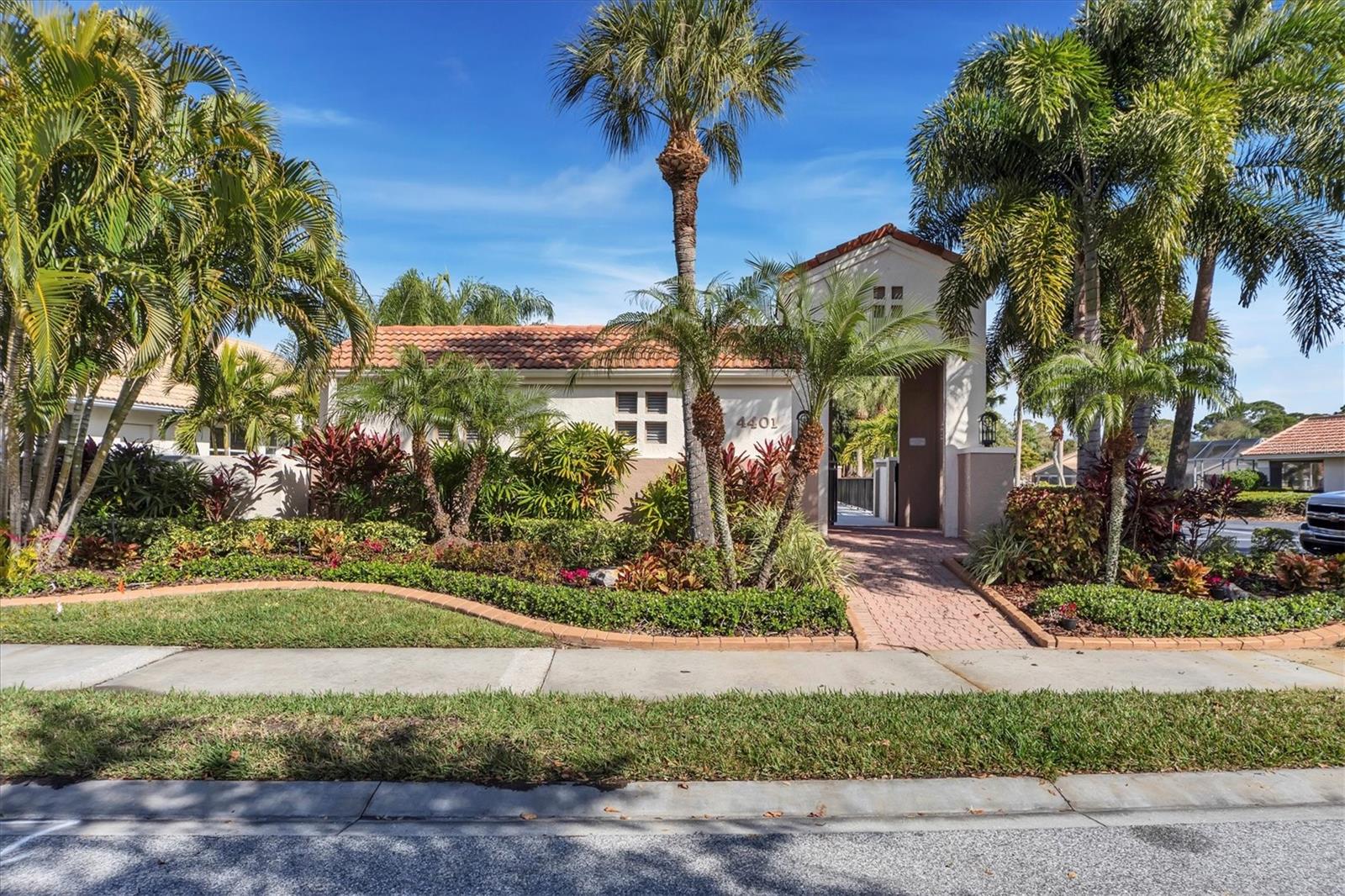 VILLAS AT DEER CREEK - Residential Lease