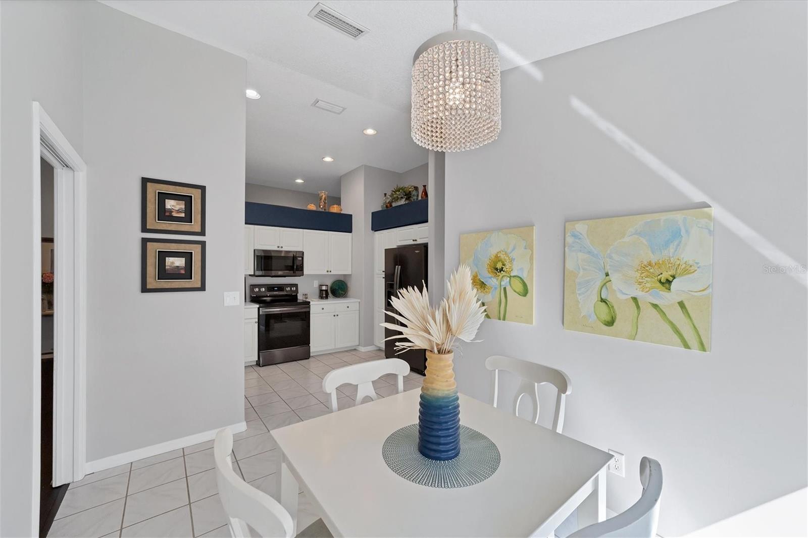 VILLAS AT DEER CREEK - Residential Lease