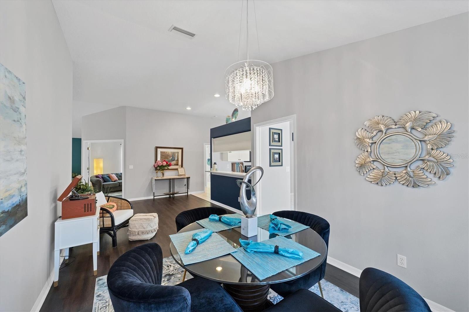 VILLAS AT DEER CREEK - Residential Lease