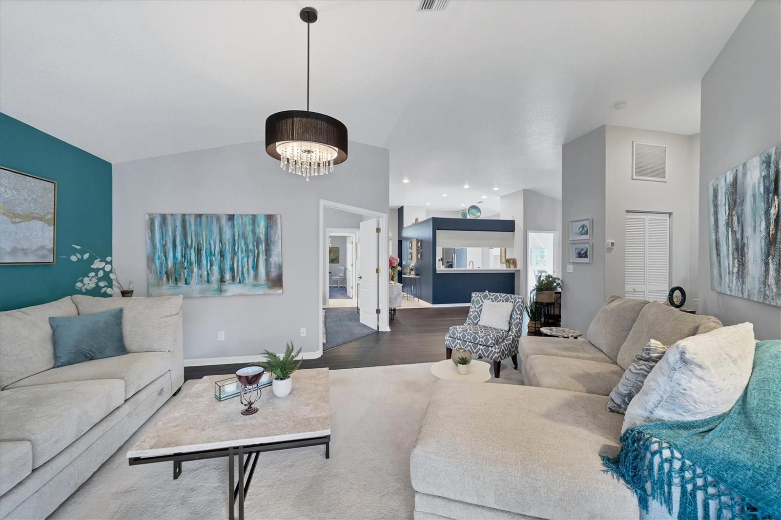 VILLAS AT DEER CREEK - Residential Lease