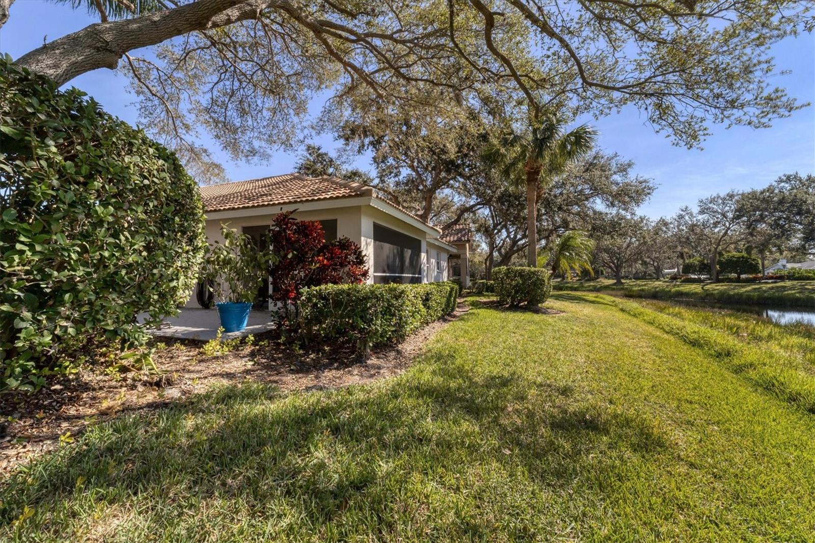 VILLAS AT DEER CREEK - Residential Lease