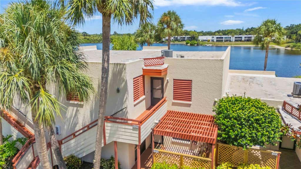 Photo of 514 Spring Lakes Boulevard, Bradenton, FL 34210 (MLS # C7528369)