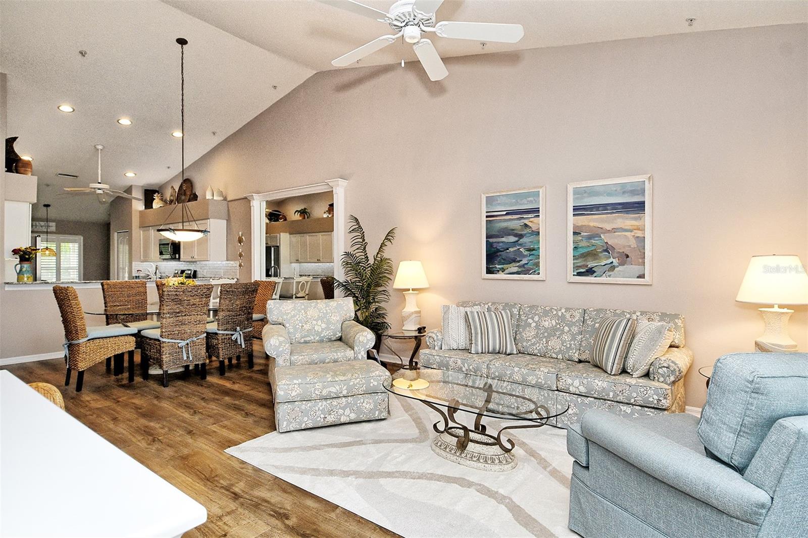 HERITAGE OAKS GOLF & COUNTRY CLUB - Residential