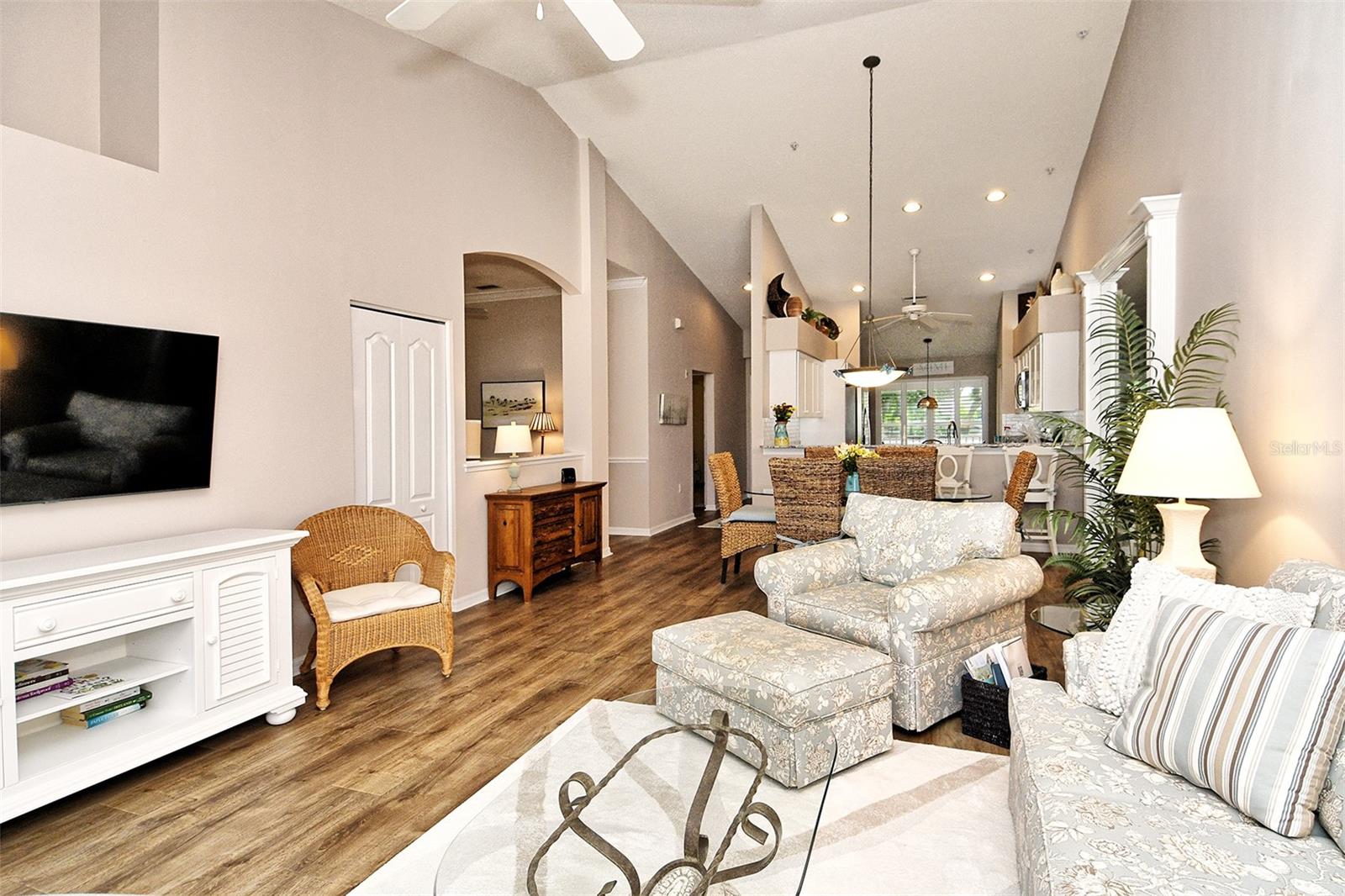 HERITAGE OAKS GOLF & COUNTRY CLUB - Residential