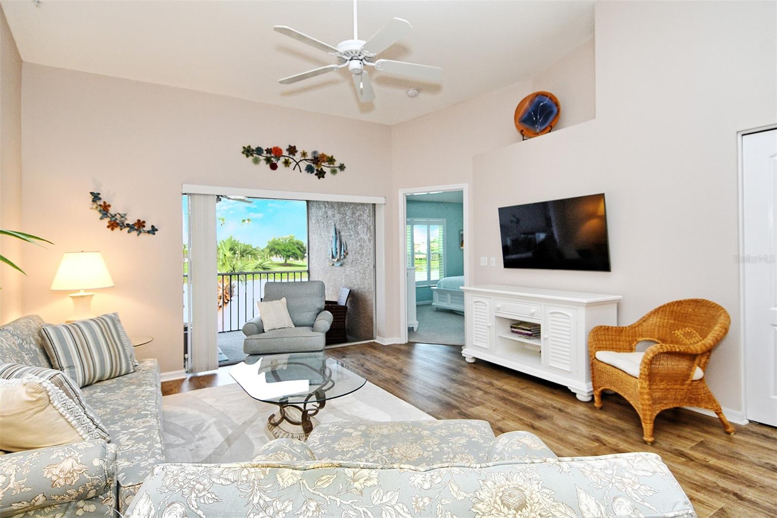 HERITAGE OAKS GOLF & COUNTRY CLUB - Residential