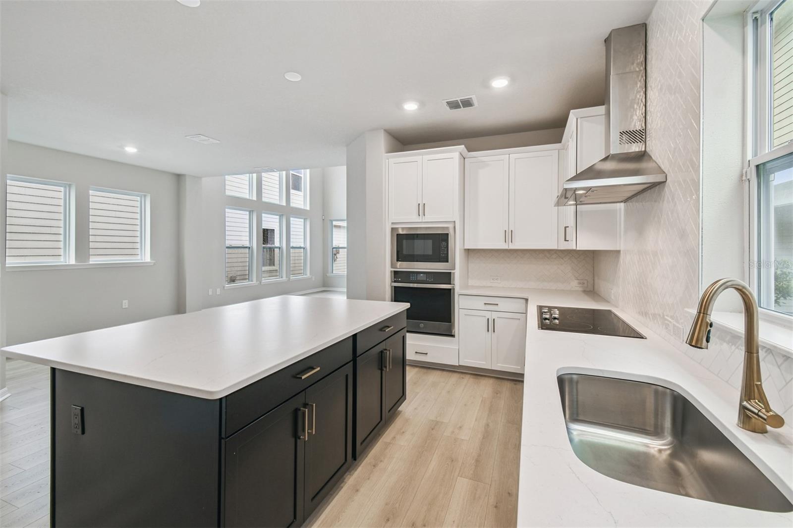 WESLYN PARK - Residential