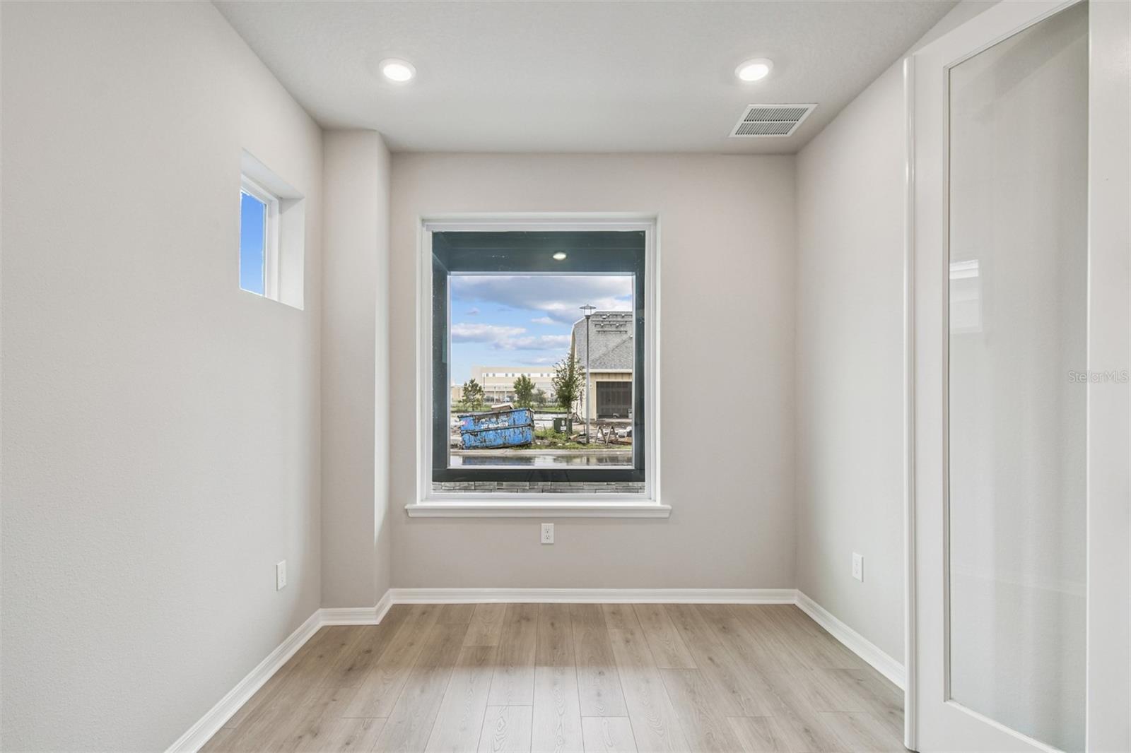 WESLYN PARK - Residential