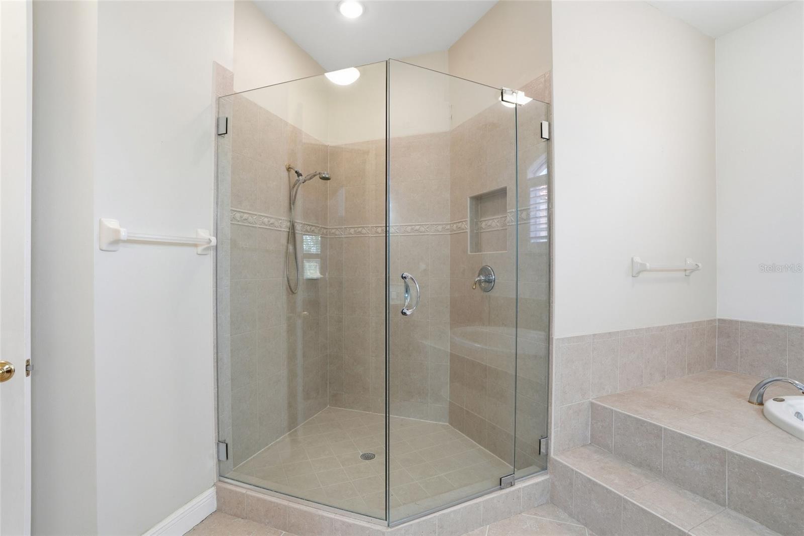 LAKE HOMES/TARPON GARDENS - Residential