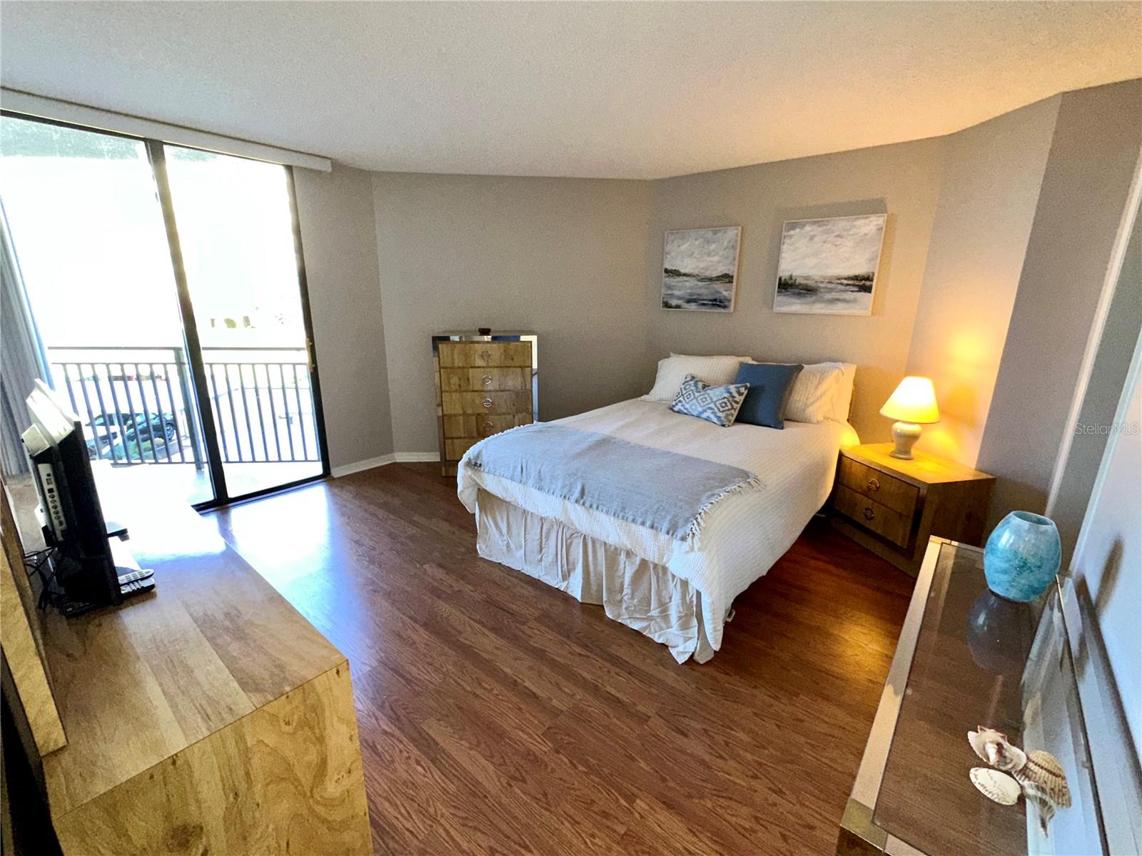 ISLAND WALK CONDO - Residential Lease