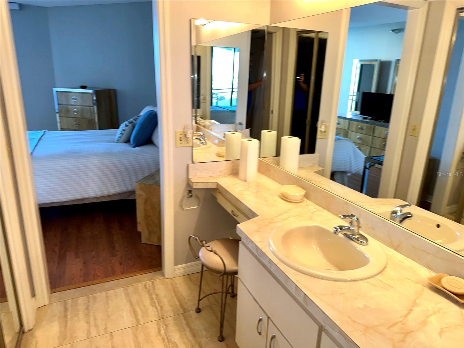 ISLAND WALK CONDO - Residential Lease