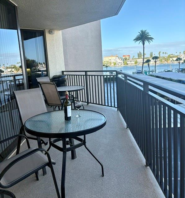 ISLAND WALK CONDO - Residential Lease