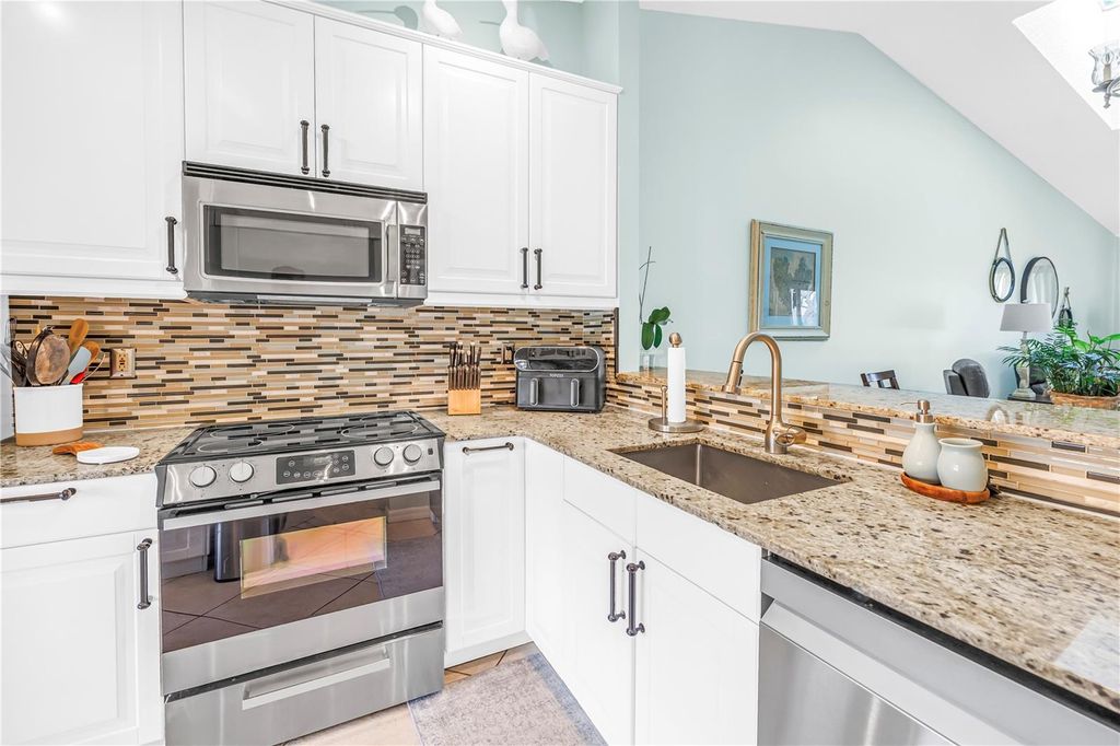 Photo of 228 Sun Vista Court N #70, Treasure Island, FL 33706 (MLS # TB8496329)