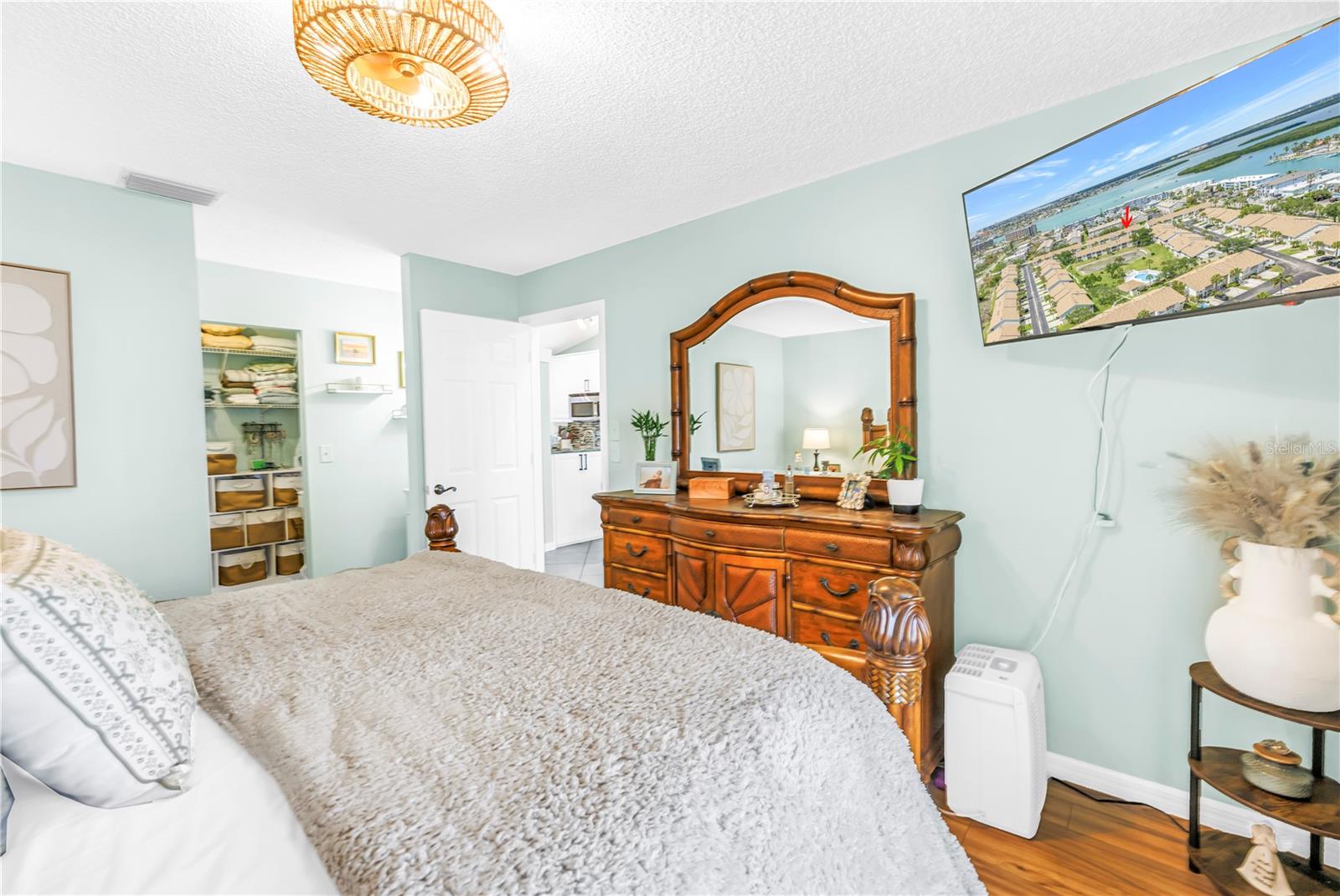 SUN KETCH CONDO - Residential