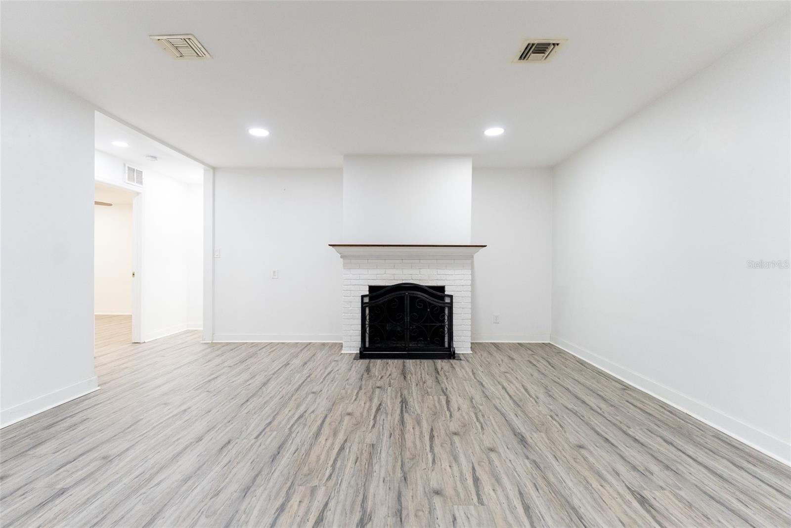 SHERWOOD HILLS - Residential