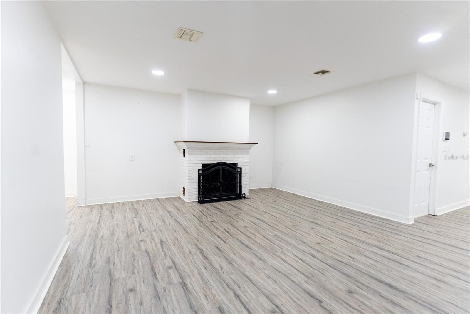 SHERWOOD HILLS - Residential