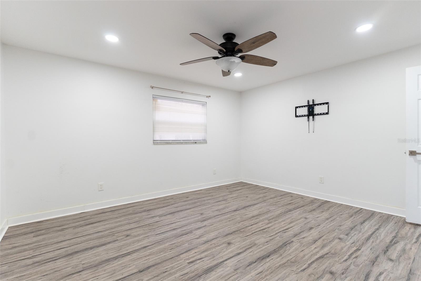 SHERWOOD HILLS - Residential