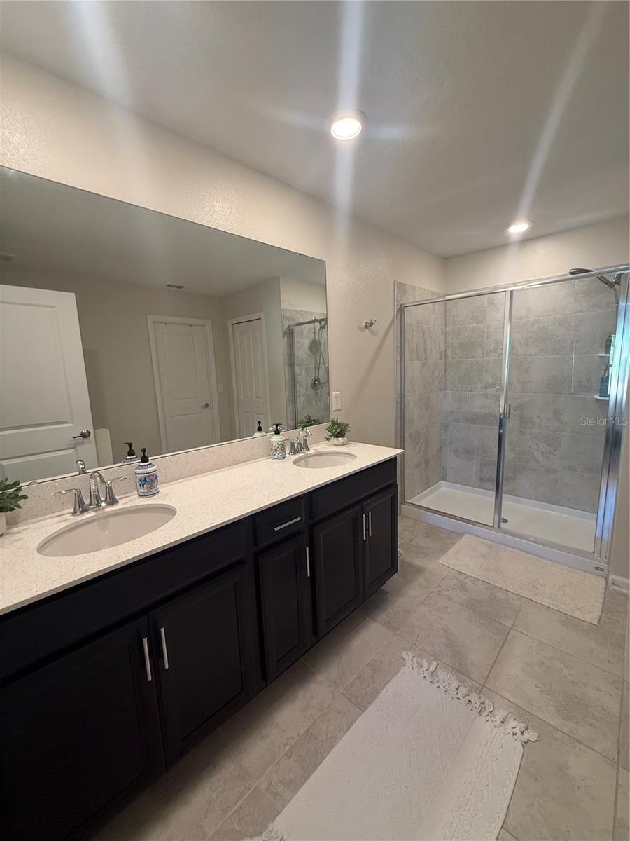 STONEYBROOK HILLS - Residential Lease