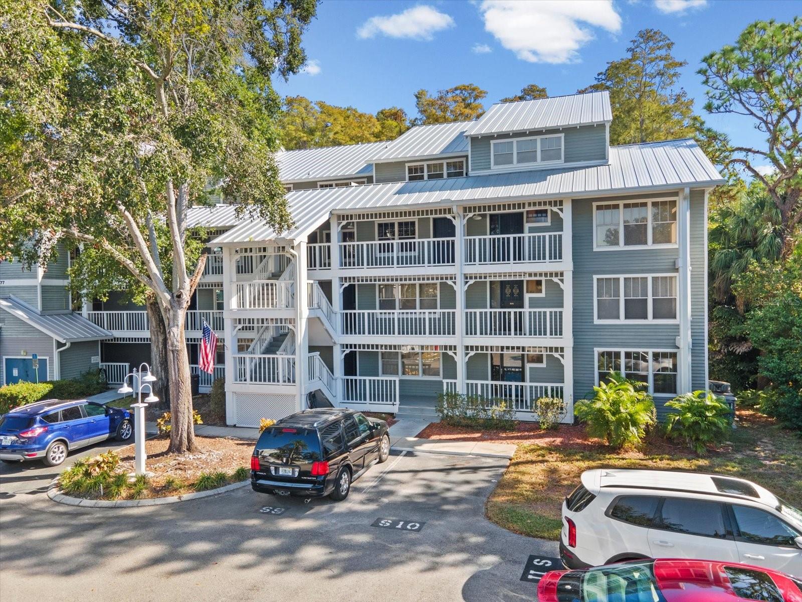 DOLLY BAY A VILLAGE ON LAKE TARPON - Residential Lease