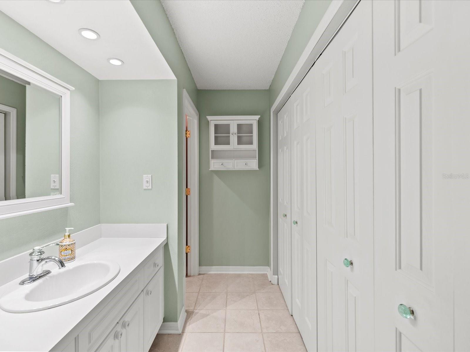 DOLLY BAY A VILLAGE ON LAKE TARPON - Residential Lease