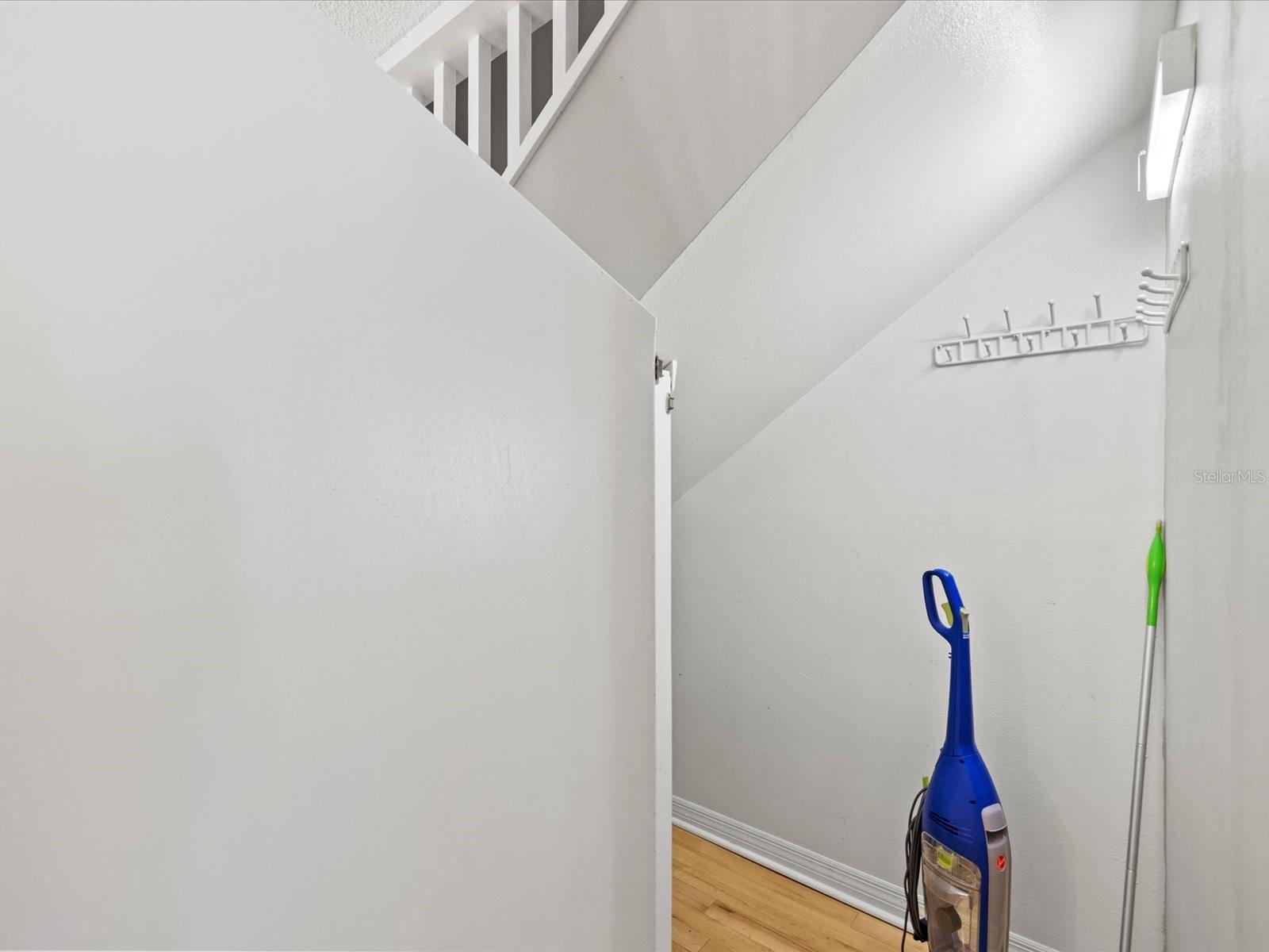 DOLLY BAY A VILLAGE ON LAKE TARPON - Residential Lease