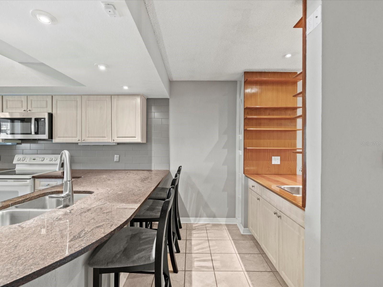 DOLLY BAY A VILLAGE ON LAKE TARPON - Residential Lease