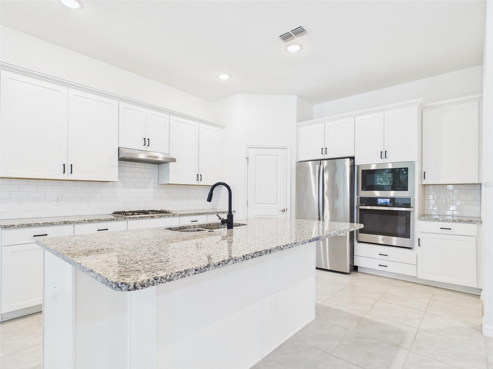 SAN SEBASTIAN RESERVE - Residential Lease