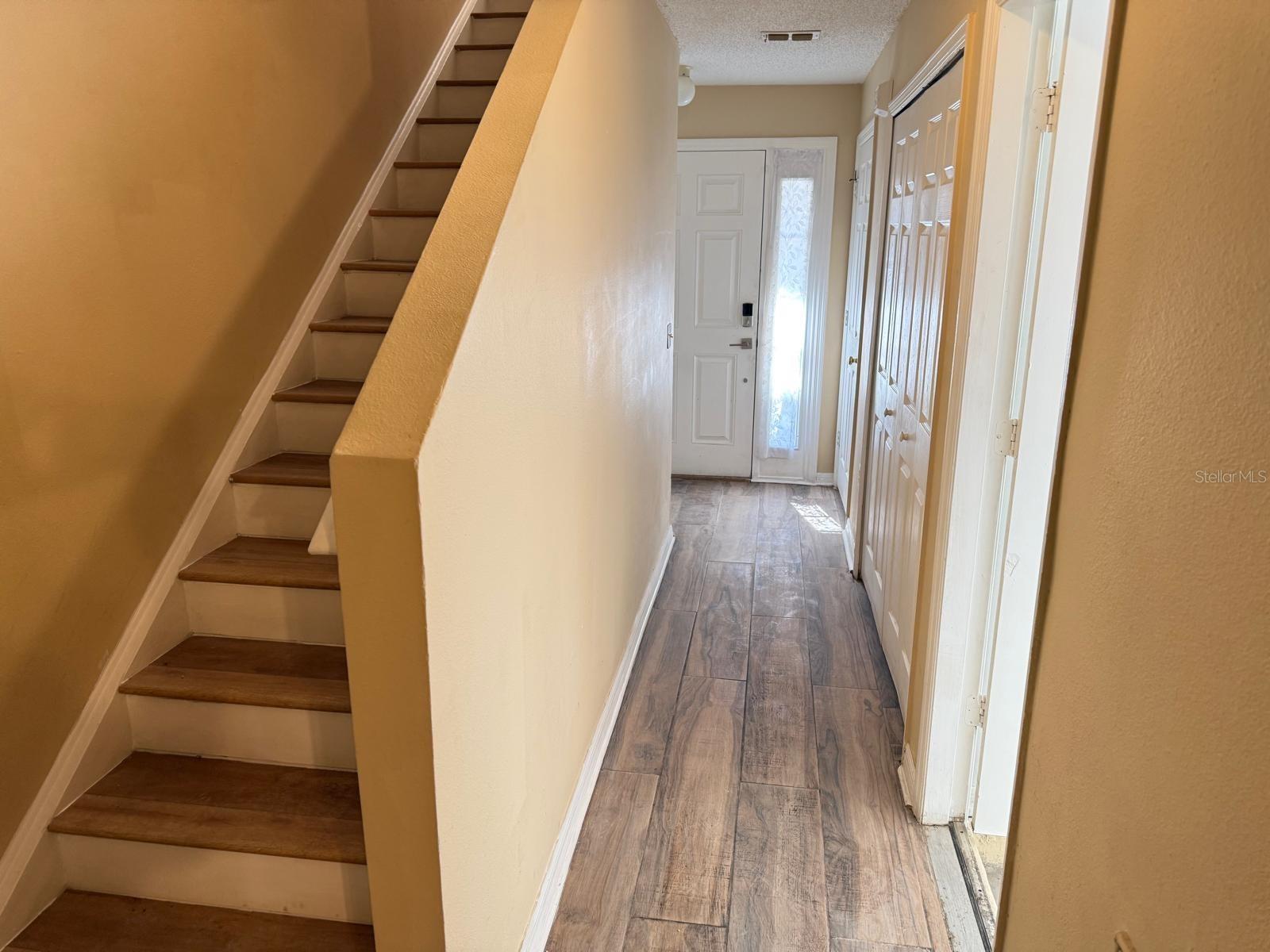 ASHBURN SQUARE TOWNHOMES - Residential Lease